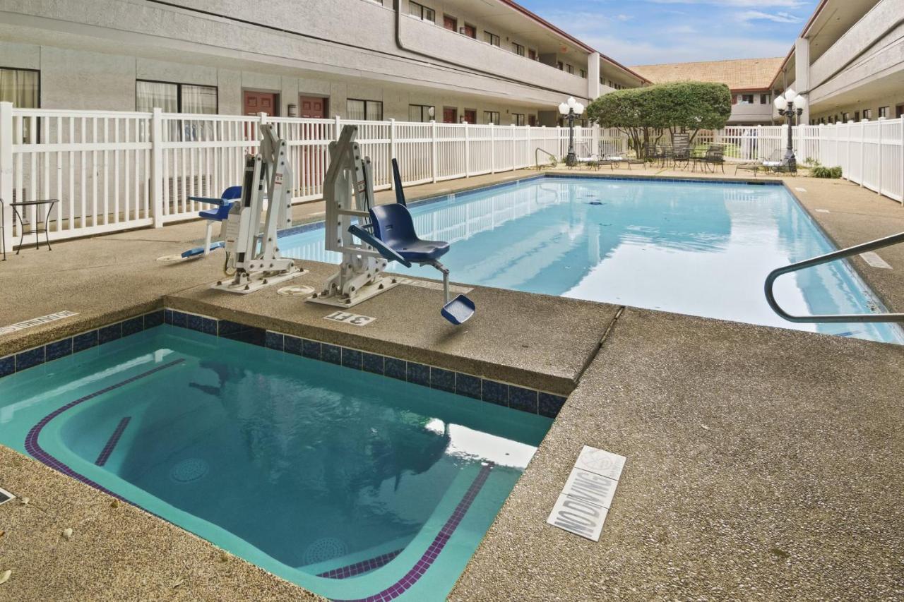Irving Inn & Suites At Dfw Airport Ngoại thất bức ảnh