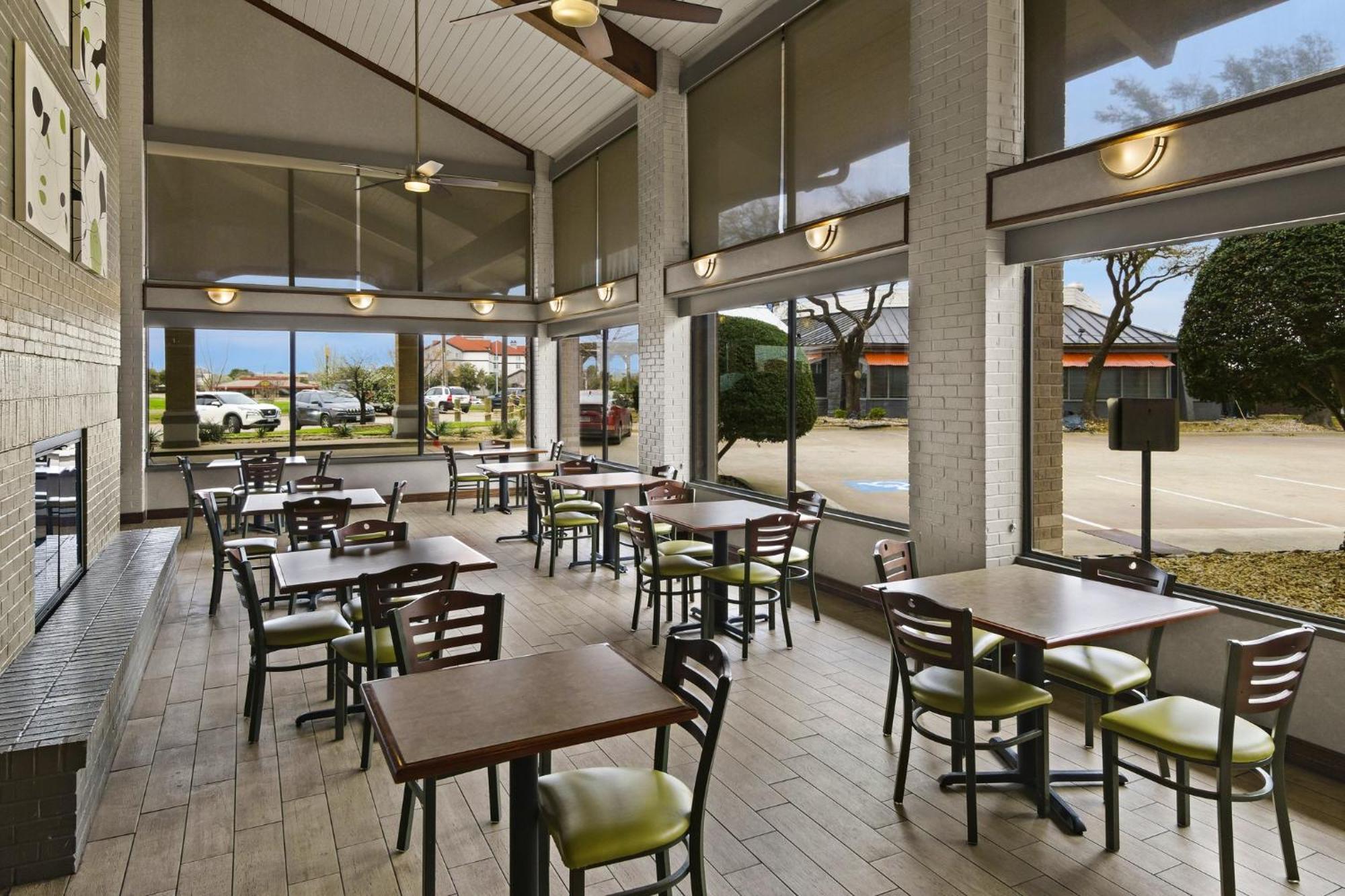 Irving Inn & Suites At Dfw Airport Ngoại thất bức ảnh