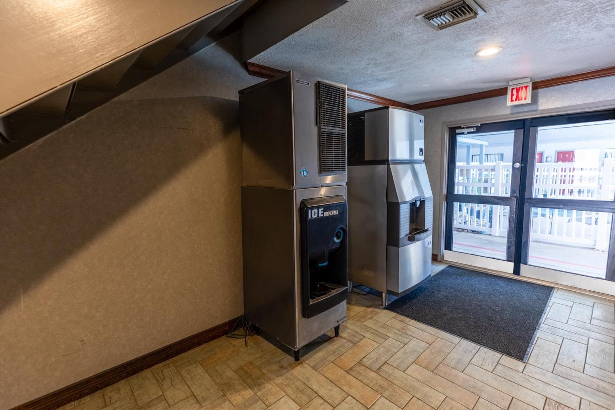 Irving Inn & Suites At Dfw Airport Ngoại thất bức ảnh
