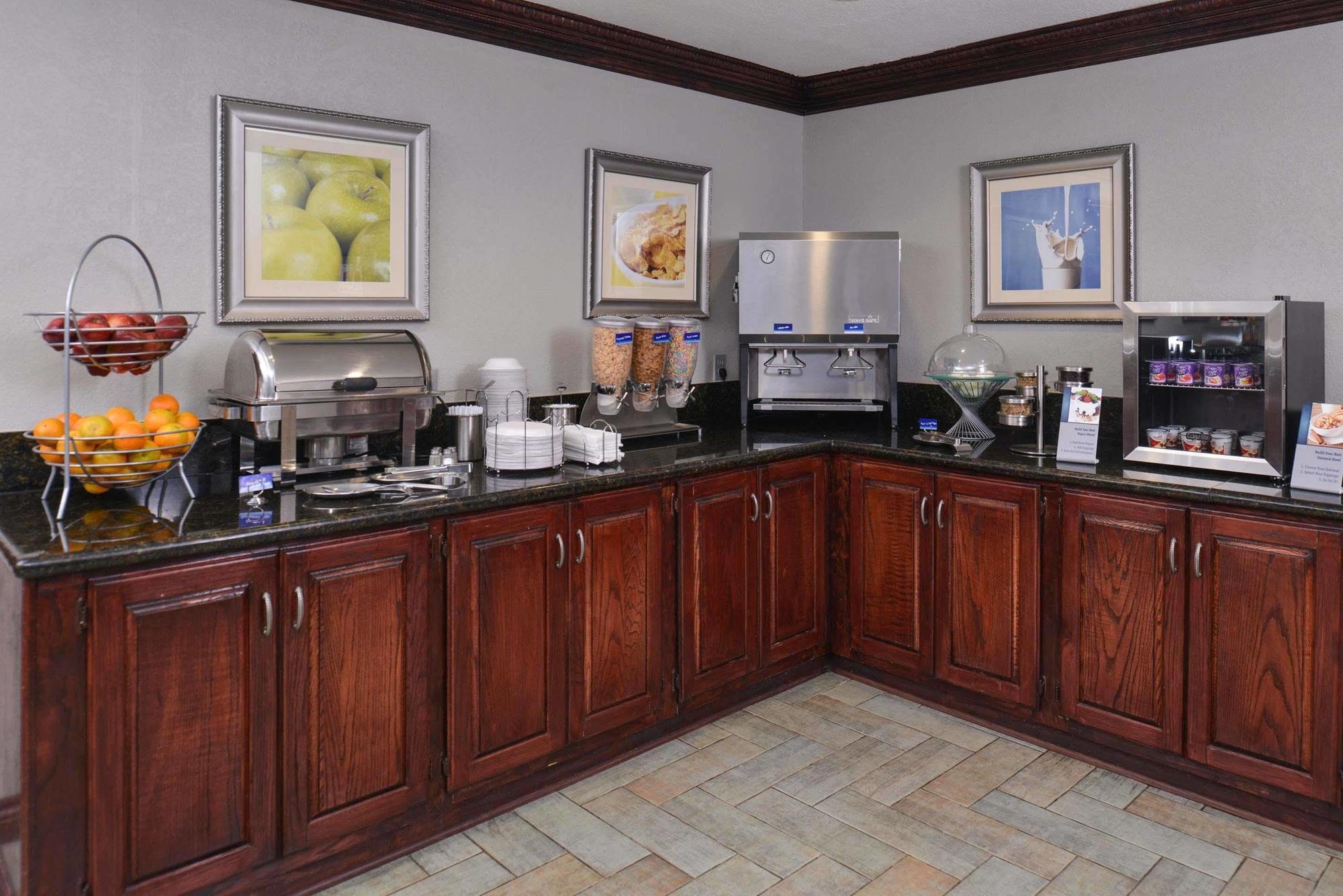 Irving Inn & Suites At Dfw Airport Ngoại thất bức ảnh